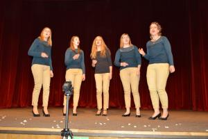 Prepletanje plesa in petja različnih kultur 11